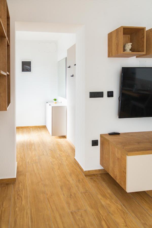 Apartmán Life With Free Parking