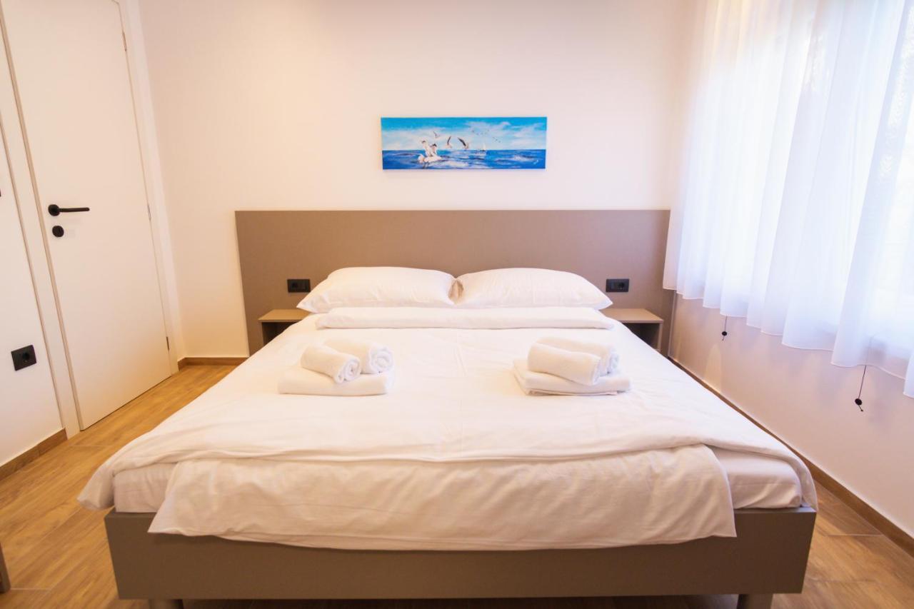 Life With Free Parking Apartmán *